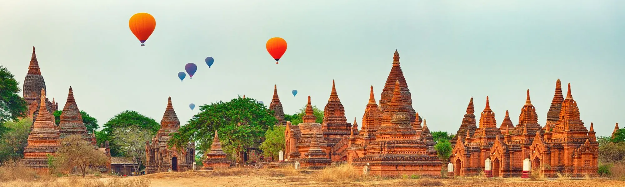 evening bagan with balloons